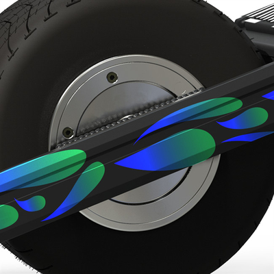 La roue simple d'équilibre d'individu a actionné la planche à roulettes 18-25km